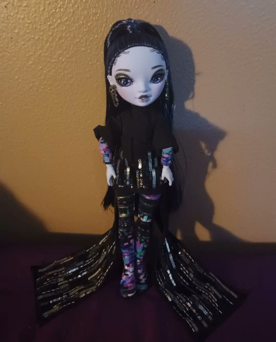 VeronicaStorm98's tweet photo. My Top SH Series 2 and RH Series 5 dolls so far:
1. Reina "Glitch" Crowne🖤💙
2. Karla Choupette🩷🖤
3. Kim Nguyen💙🖤
4. Zooey Electra🩵🩶
5. Monique Verbena💜💜
#shadowhigh #rainbowhigh #shadowhighseries2 #shseries2 #rainbowhighseries5 #rhseries5 #dollphotography https://t.co/XU2aHOdqNJ