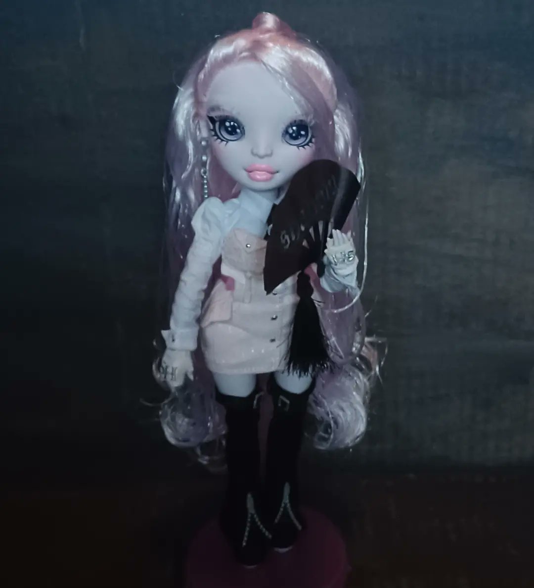 VeronicaStorm98's tweet photo. My Top SH Series 2 and RH Series 5 dolls so far:
1. Reina "Glitch" Crowne🖤💙
2. Karla Choupette🩷🖤
3. Kim Nguyen💙🖤
4. Zooey Electra🩵🩶
5. Monique Verbena💜💜
#shadowhigh #rainbowhigh #shadowhighseries2 #shseries2 #rainbowhighseries5 #rhseries5 #dollphotography https://t.co/XU2aHOdqNJ