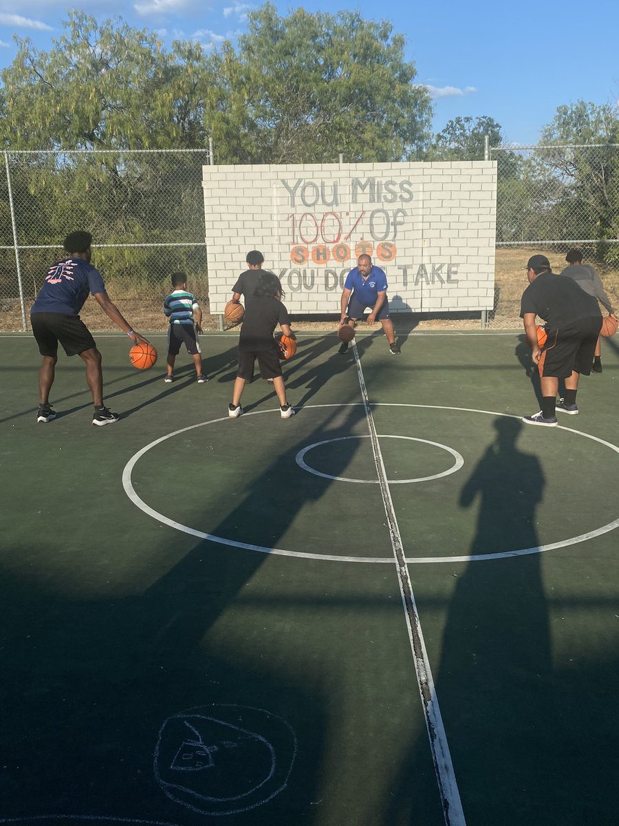 Week 3 OLLU Men’s Basketball Team
Working with SAMMinistries. Our team had a great time today. Special thank you to Jalen Jackson, Cesar Reyes, Isaiah Carrillo.<a href="/JalenJa21/">Jalen Jackson</a>
<a href="/cesarrey_10/">Cesar Reyes</a> <a href="/ICarr2023/">Isaiah Carrillo</a> <a href="/SabinalYellowj1/">@SabinalYellowjackets</a> <a href="/OLLUMENBBALL/">OLLU MEN'S Basketball</a> <a href="/MThompson_OLLU/">MThompson</a> <a href="/bballembassy/">The Basketball Embassy</a> <a href="/NISDAthletics/">NISD Athletics</a>