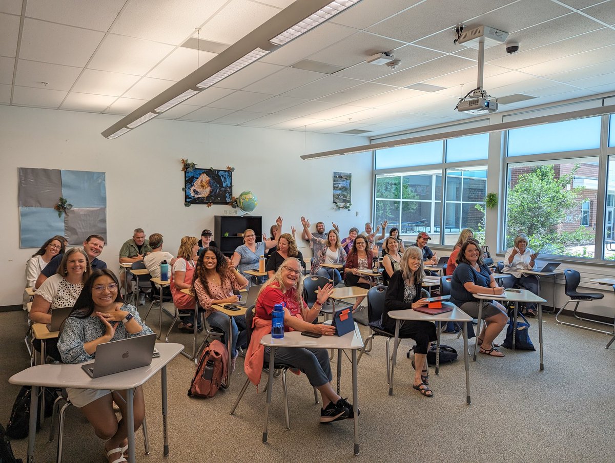 BoulderMai's tweet image. Honored to present at #TeachToReach on 'Empowering Teachers with #ChatGPT'. I met many @SVVSD fearless educators eager to leverage #AI for enhancing learning outcomes. Here's to embracing technology for a more inclusive &amp;amp; successful future in education. @MrsLauer @SVPriorityPrgms