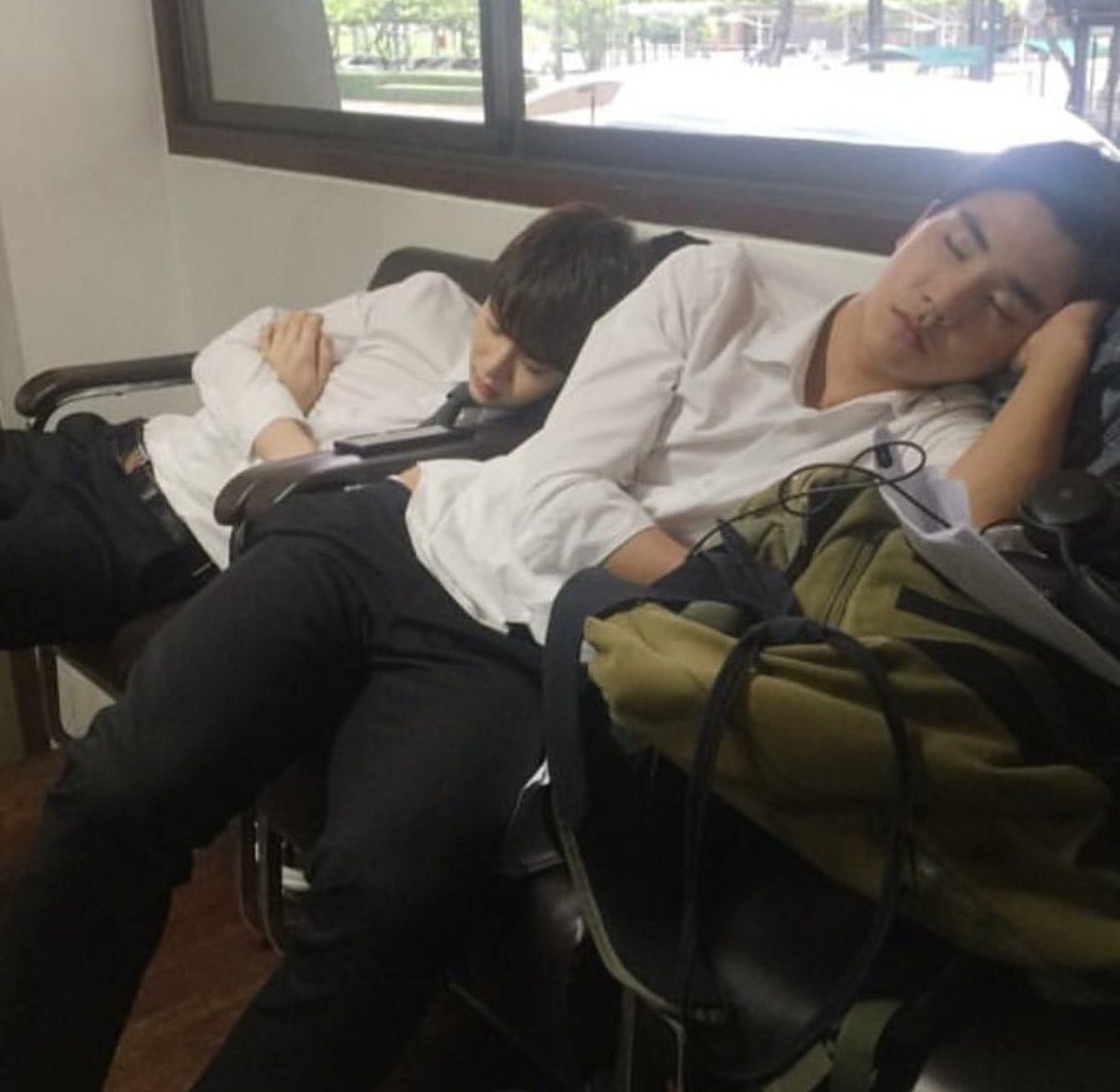 Edamamekiss's tweet photo. 工作也别太累了，别忘了好好休息，儿子们🖤❤️
@Saint_sup  @perthppe
#LBCseriesHappy5anniversary
#lbcseries 
#Perthsaintsation https://t.co/lbsF9TWSwq