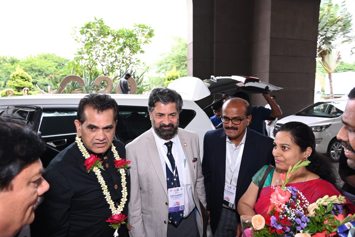 ModernRoad's tweet photo. Dr Vijay Datta, Principal, Modern School  was the high-level expert Speaker at the Think20  Summit held in Mysuru with a plenary panel of T20 India Core grp. The T20 is an official  engagement grp of the G20 &amp; serves as an “ideas bank”- G20 @r0undsquare #G20Summit2023 https://t.co/ZGUTB3yFMr