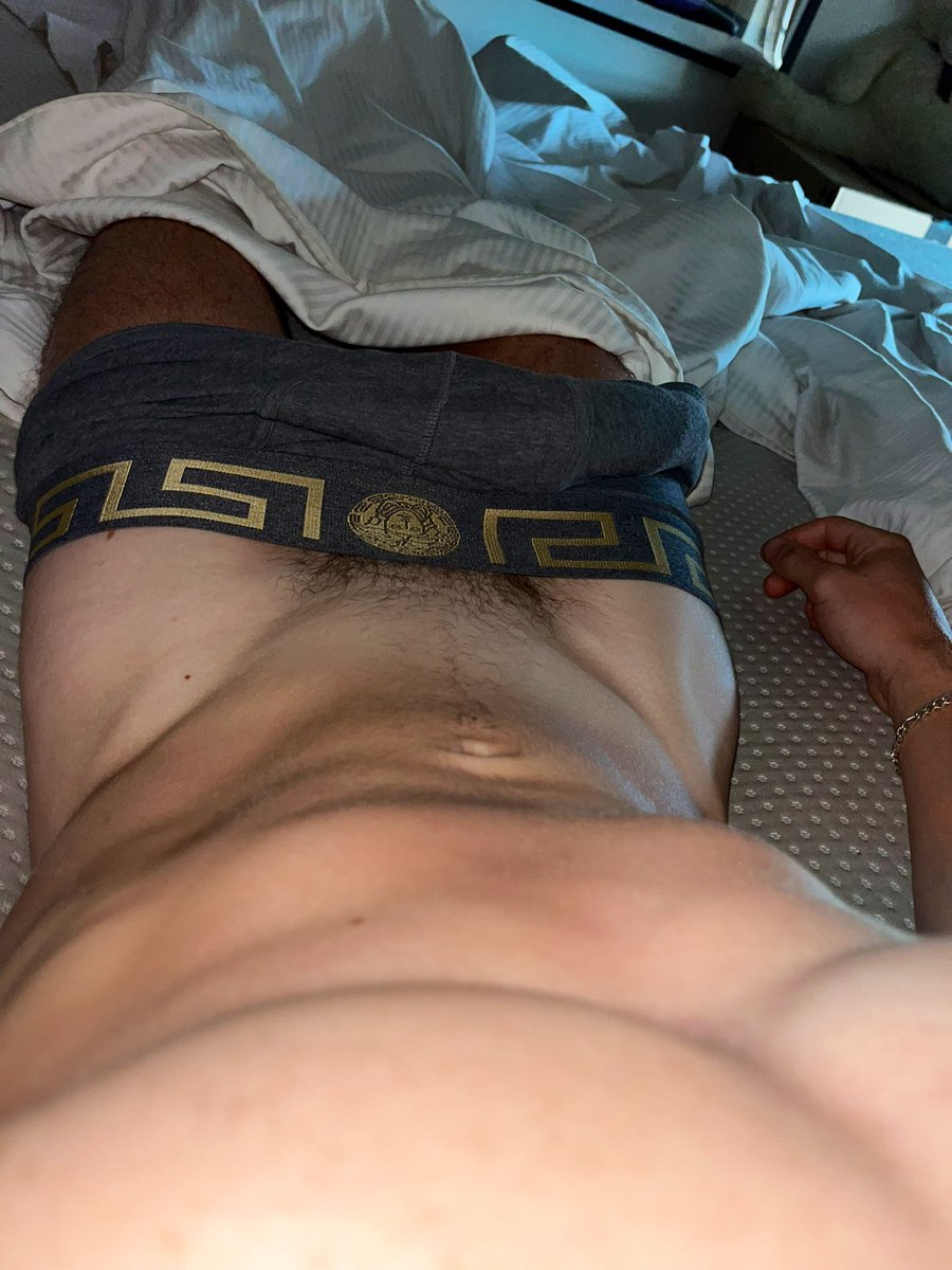 Boy20Gay's tweet photo. RT si tu veux toucher ma grosse bite 🥵

RT to touch my big cock 🥵 https://t.co/d3kPb21uHa
