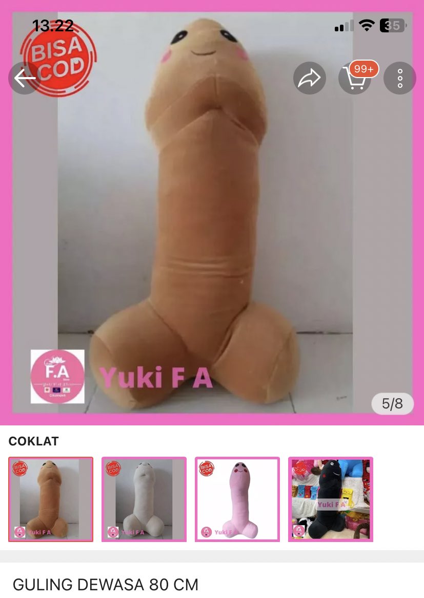 dieelyy's tweet photo. Ceritanya gw mau beli guling.. terus gw nyari yg karakter gtu kan, yg lucu2 kaya dino/duck. Anjingnya yang muncul malah guling kont*** 😭😭 , knpasi..... https://t.co/v3ZcZI99s1