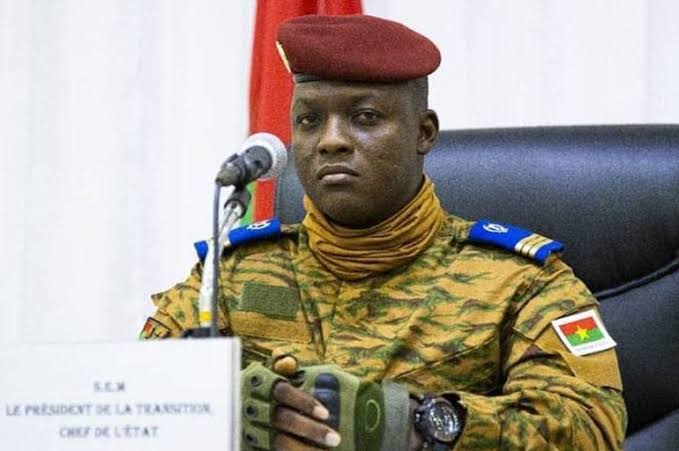 Burkina Faso Lideri İbrahim Traore: 
Afrika'nın Batı rejimlerine kölelik dönemi sona erdi ve tam bağımsızlık savaşı başladı.
 Ya vatan, ya ölüm.