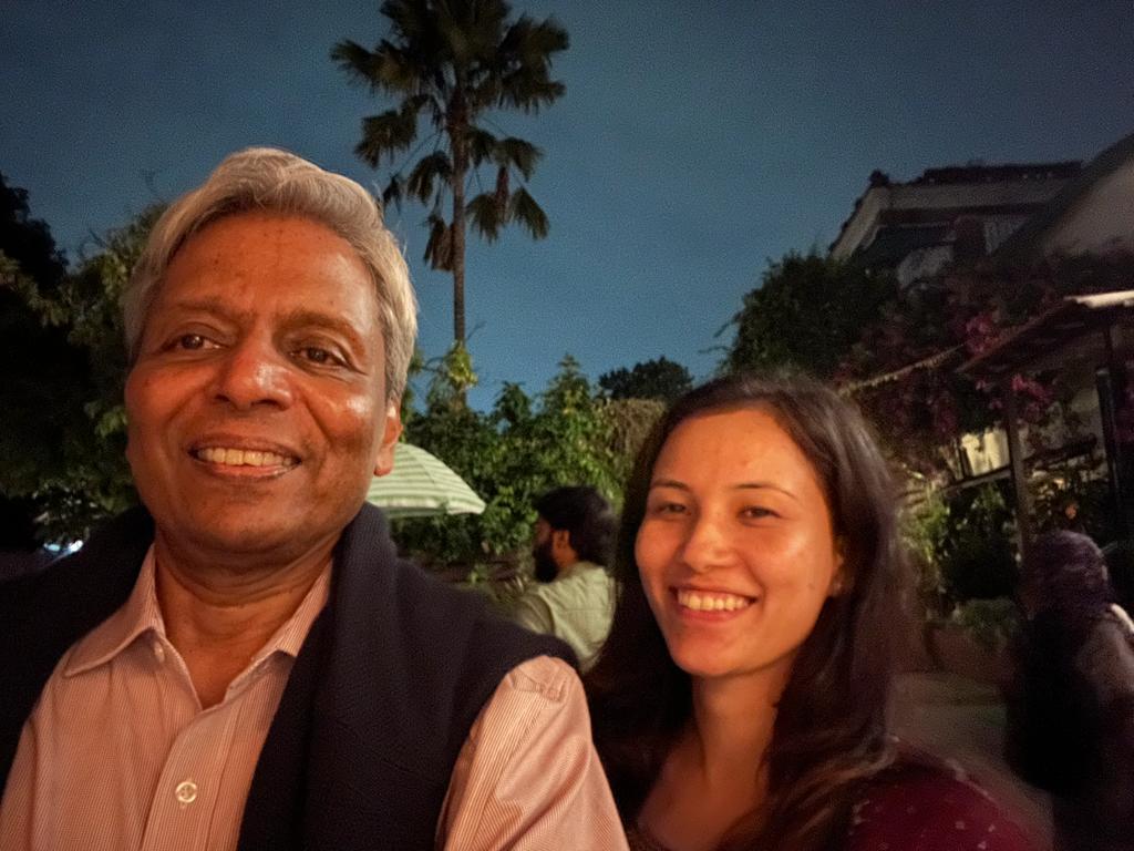 chamlingash's tweet photo. Thanks a lot @kvijayraghavan for accepting the student invitation and being here @BSBEIITK1 with us in person. I personally learned a lot about your science and science administration in these two days! And our team had a wonderful time!
Oh and thanks for the selfie 😬😬 https://t.co/uqt0i8uIUv
