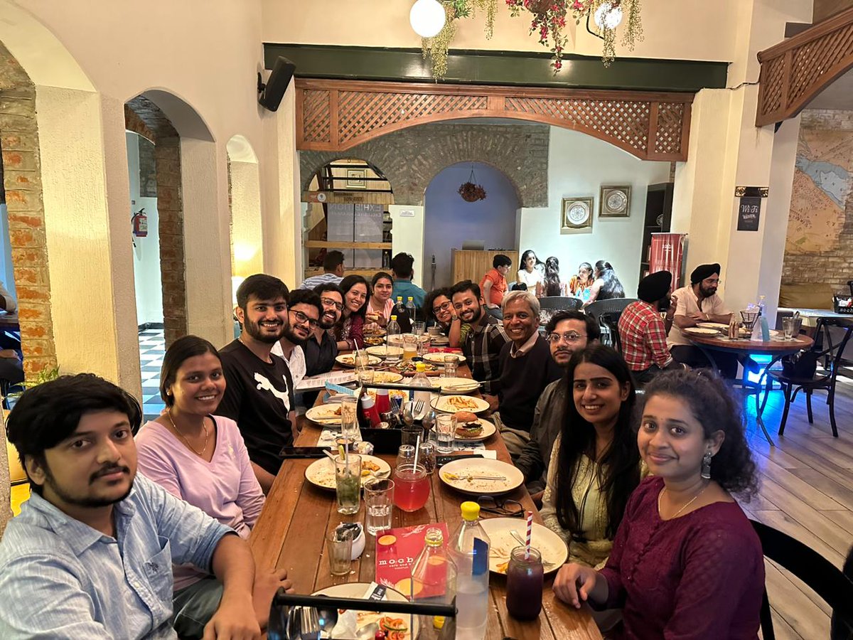 chamlingash's tweet photo. Thanks a lot @kvijayraghavan for accepting the student invitation and being here @BSBEIITK1 with us in person. I personally learned a lot about your science and science administration in these two days! And our team had a wonderful time!
Oh and thanks for the selfie 😬😬 https://t.co/uqt0i8uIUv