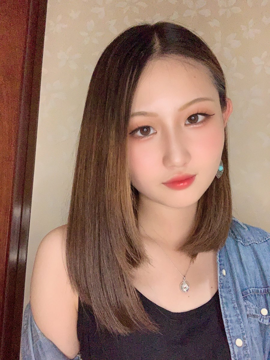 emma_t_1106's tweet photo. 今日の18時から女子高生ミスコン2023の三次審査が始まります！
ぜひみなさん応援よろしく
お願いします！
ミスコンのギャル枠として
ギャルマインド忘れずに頑張ります！ https://t.co/s2KDHdhRyY