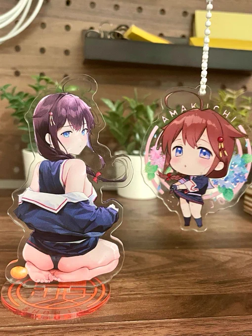 グッズのサンプル届いたー今回色々つくってみました4枚目のタオルが思ってたより大きくてビックリした大きさの比較として横にテトラポッド置いときます 