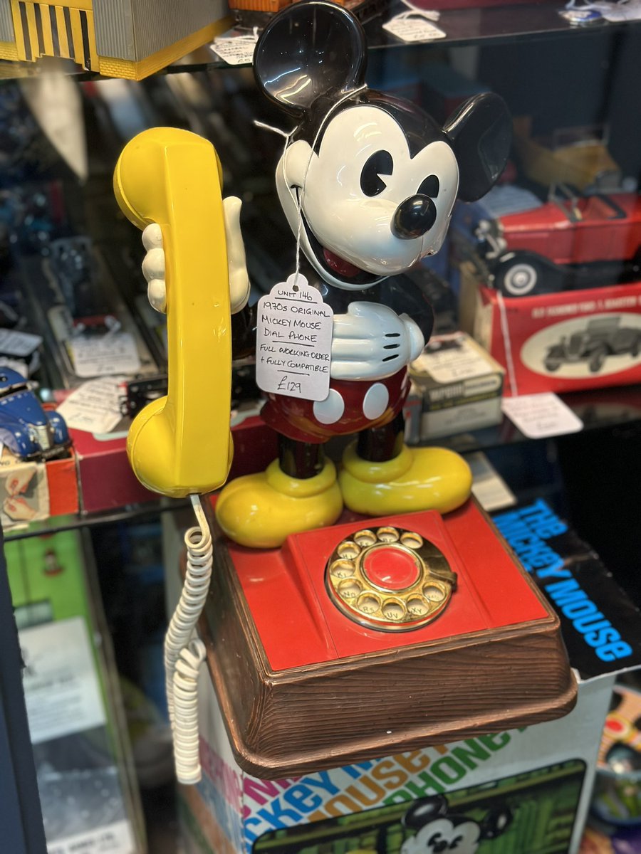 Good morning! We love this 1970’s Mickey Mouse dial phone,in full working order. #blastfromthepast #mickeymouse #disney #waltdisney #retrophone #vintagephone #mickeymousephone #minniemouse #mickey #heymickey #astraantiquescentre #hemswell #lincolnshire
