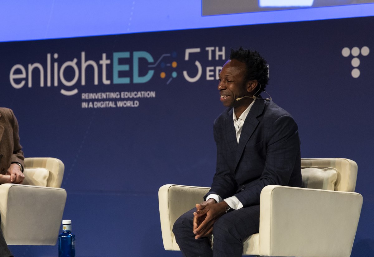enlight_ED's tweet photo. 🗣 @ousmanumar compartió junto a @MagdalenaBrier su visión sobre cómo la educación puede marcar la diferencia y abrir puertas a un futuro mejor. 

https://t.co/Ez1MXD1m56 #enlightED @ProFuturo_

‌ https://t.co/XN9dbpFTUF