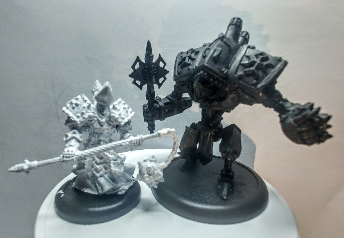 TishToshTesh's tweet image. Testing white and black gesso for priming.  We'll see how this brass 'n black #Menoth theme works out.  #Warmachine is a game I've been meaning to play for 15 years.  Picked up these old models cheap since they are firing up a new version.