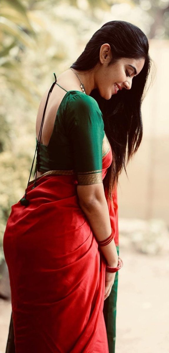 Incest_Fam's tweet photo. Kushitha #sleevless, base, lips 👄👄 https://t.co/eTsjilC07E