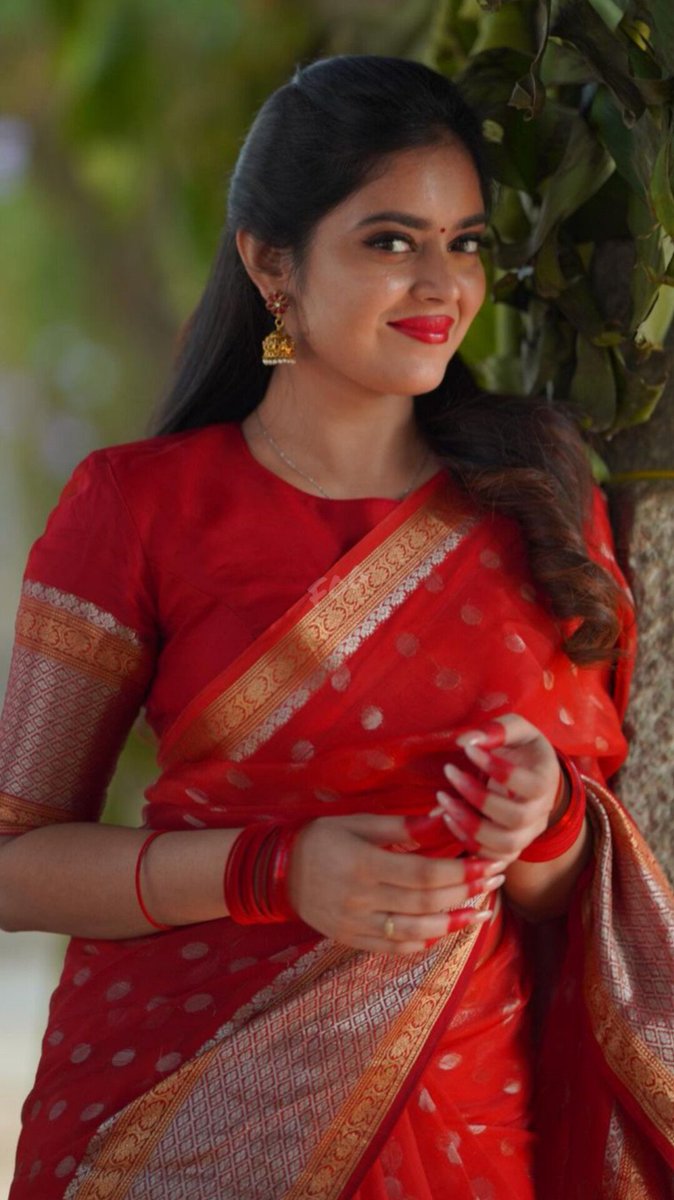Incest_Fam's tweet photo. Kushitha #sleevless, base, lips 👄👄 https://t.co/eTsjilC07E