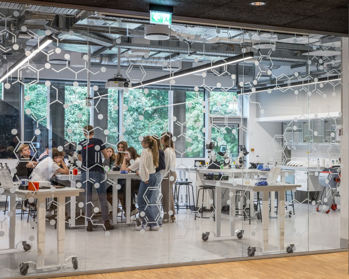 NovoNordiskES's tweet photo. ¿Estás preparado para vivir el Future Scientists Summer Camp 2023? ✈️

Del 6 al 12 de agosto, 100 estudiantes de todo el mundo ampliarán durante una semana sus conocimientos de ciencia, tecnología, sostenibilidad, ingeniería, matemáticas... ¡además de realizar otras actividades! https://t.co/Ldw9CPqFGw