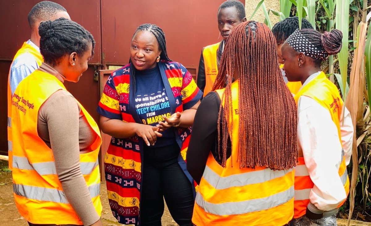 DreamAgainAfric's tweet photo. Empowering session with interns at @touch_uganda! Together, we discussed #ChildMarriage and their role in putting an end to it. Let's unite for change: @RaisingTeensUg1 @BebraveUganda @GirlsNotBrides @GNB_Uganda @WezeshaGirls. https://t.co/WKBYaqVaZM