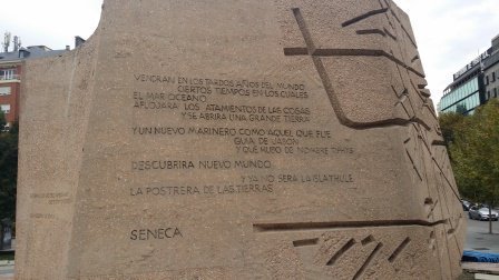 emilio_delrio's tweet photo. Colón llegó a América gracias al latín:
Llevaba consigo la "Medea" de Séneca, en la q habla de "una tierra más allá del mar", por eso en la plaza de Colón en Madrid están esos versos
Tal día como hoy de 1492 partía desde Palos (Huelva) Colón al mando de las 3 famosas carabelas https://t.co/RsOhJJB8dW