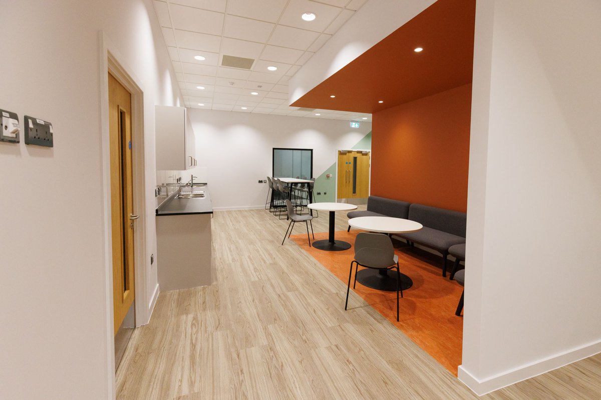 Tilbury_douglas's tweet image. 🏗 Our Genomics project for Cardiff &amp;amp; Vale University Health Board has successfully been handed over.

Well done to all involved in the delivery of the #project - our site team, supply chain &amp;amp; partners!👏

#loveconstruction #projecthandover #wales #buildingabetterfuture