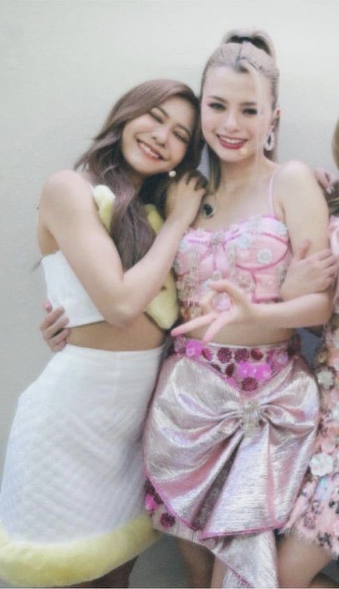 all0989's tweet photo. @mesapapern @RomcomSociety เสนออันนี้แทนค่ะ #เบคเนย @IDOLFACTORYTH #uneq https://t.co/yazWFlN7GY