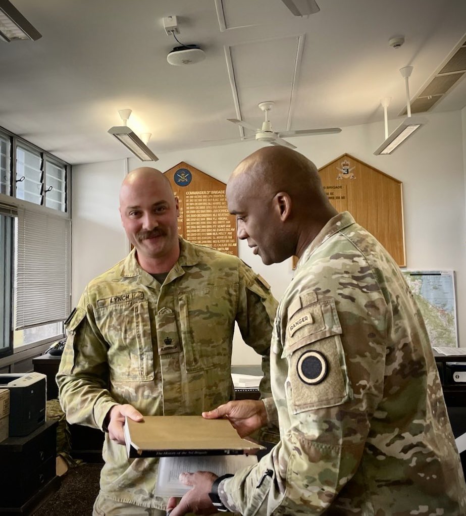 taylor____lynch's tweet photo. A pleasure to meet US Army Lieutenant General Xavier Brunson yesterday while facilitating an interview with ABC’s @siobhanheanue. Some candid conversations about multilateral training, the future of war, and our region 🇦🇺🇺🇸 https://t.co/N5Ytj5AfzM