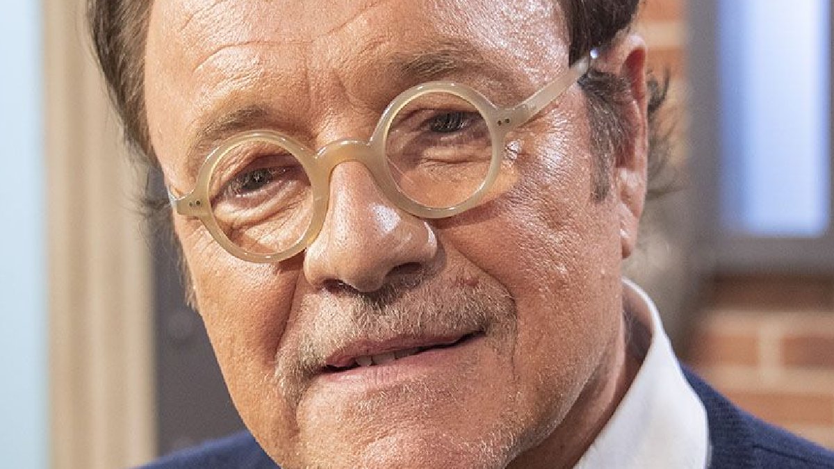 allezlesFRA's tweet photo. Ce 23 septembre 🎂 Bon anniversaire à... Ingrid Jacquemod, ski 45, Éric Antoine, magicien 47, Cyril Hanouna, animateur 49, Bruno Solo, acteur 59, Bertrand de Broc, navigateur 63, Guillaume Durand, journaliste 71, Jean-Luc Azoulay, producteur 75 ans

#Etlevotre? https://t.co/7rY2WDEL9P