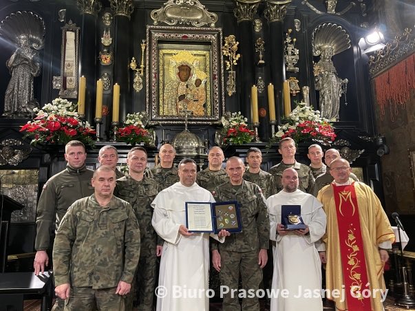 Dowództwo Brygady Rakietowej Obrony Powietrznej na Jasnej Górze.

W pozostałych państwach NATO muszą mieć ubaw albo czuć głębokie zażenowanie.