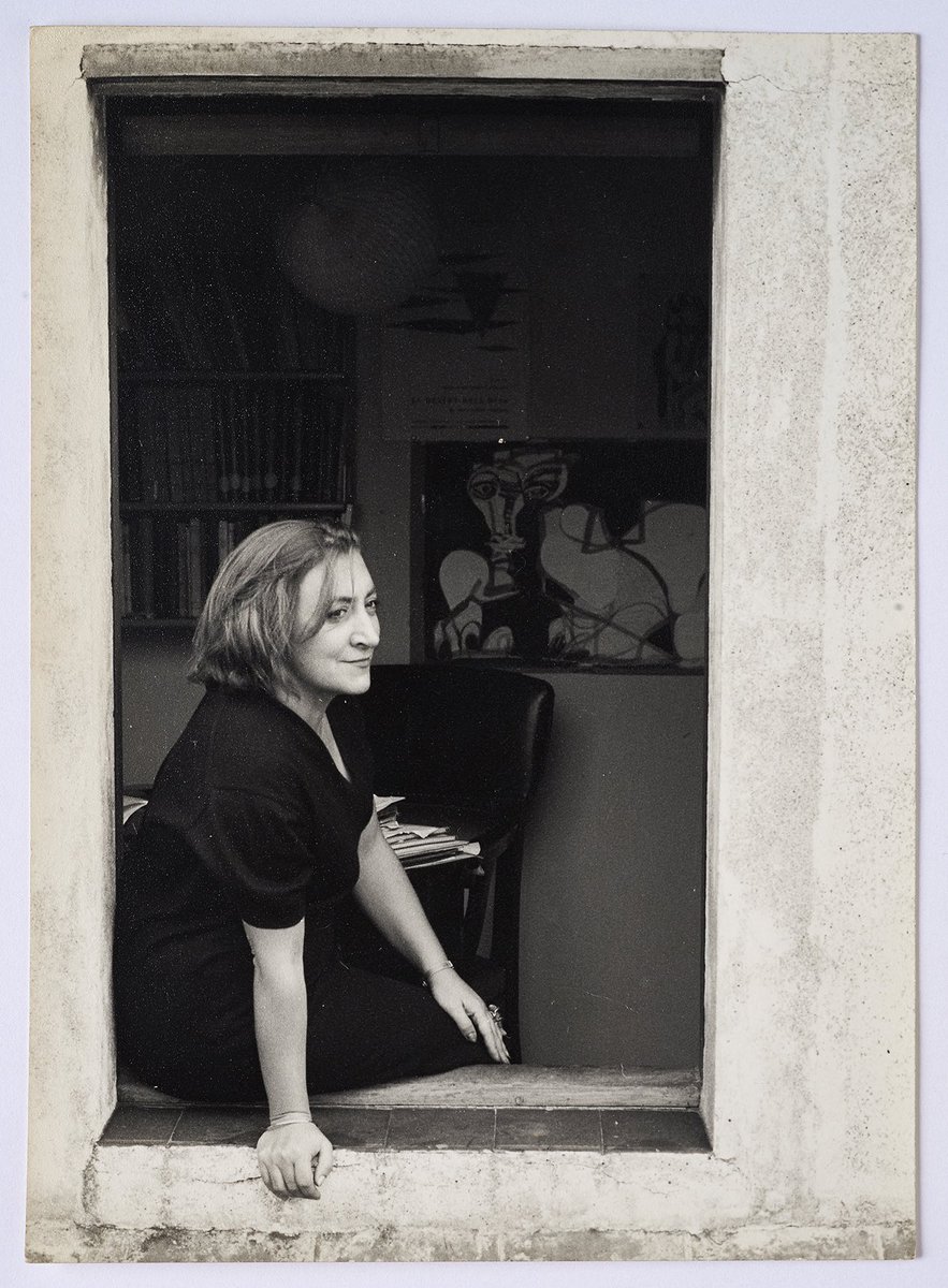 “Ara vinc de viatge amb els ulls plens de paisatge llegit. Viure i escriure es una sola cosa i llegir també. Hem viscut tan plens d’experiències llegides que no hi ha racó que no sigui una tornada.” 

M.Aurèlia Capmany 
(Barcelona, 3 d’agost 1918
2 d’octubre 1991)
<a href="/AnnaGuell1/">Anna Güell</a>