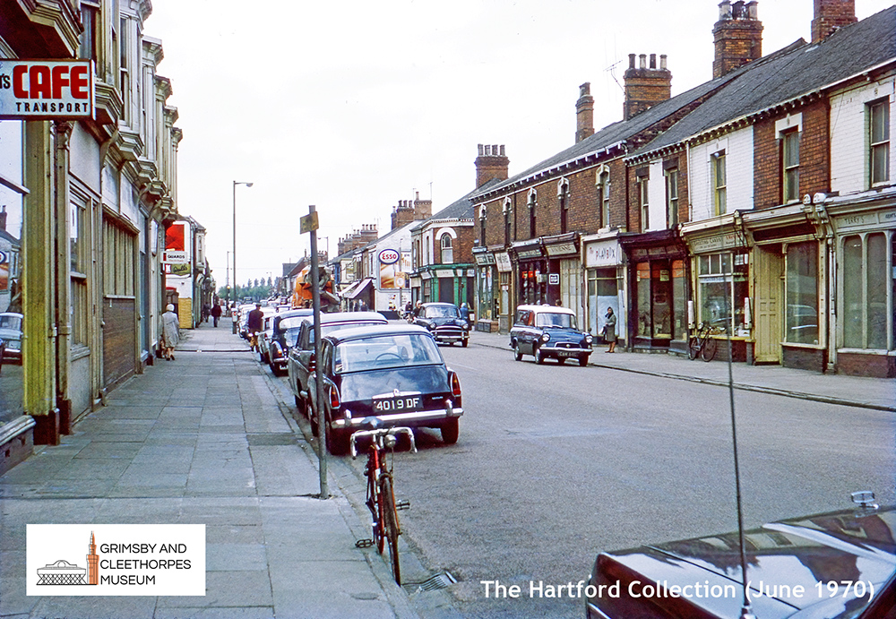 Corporation Road, West Marsh, Grimsby (Nos. 23-49+) June 1970. (An original slide scanned by ourselves.)
#HeritageLincs #lincsconnect #DocksBeers #DiscoverNEL #nelincs #our_big_picture #LincsInspire #DRETnews #HE_EastMids #GrimsbyMuseum #tracyfbaines #northeastlincolnshire