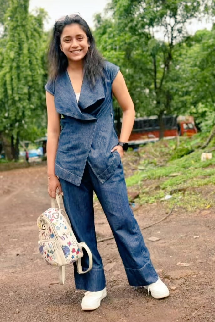 My Denim Wali Cute Si Beauty Queen Sumbul,
Look So Stunning &amp; Preety IAS OFFICER #KavyaBansal 
<a href="/TouqeerSumbul/">Sumbul Touqeer</a> 

@TeamSumbulFc007 

#SumbulTouqeerKhan
#KavyaEkJazbaaEkJunoon 
#SumbulSquad 
#SumbulAsKavya 
#Sazishen 
#QureshiLovesSumbul