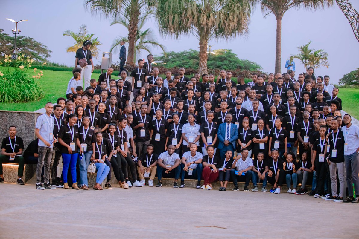 Uza🇷🇼 tweet media