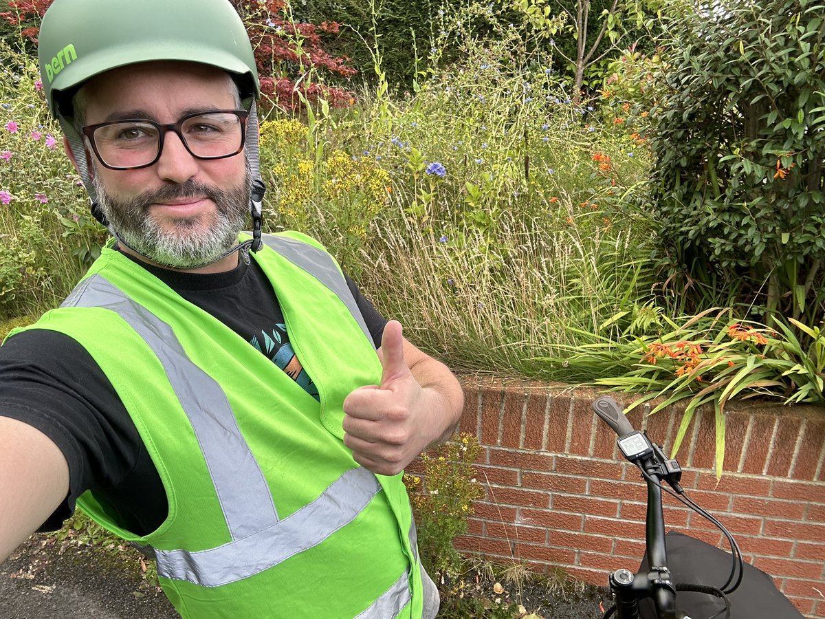 It’s #CycleToWorkDay
I love cycling to work & I find it’s just the right amount of exercise to get my head set for the day ahead
🚲If you haven’t considered cycling to work before there is lots of great information & help available from @SustransNI that could help you get started