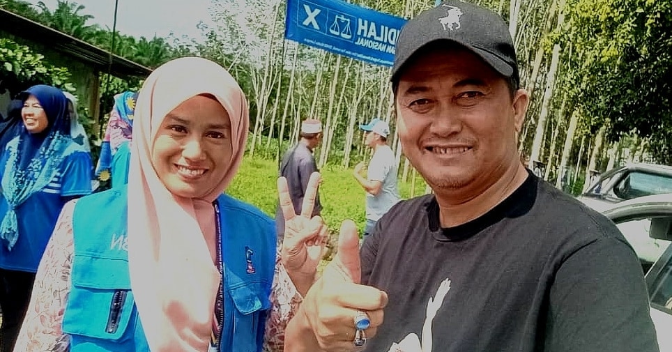 cmkcucumatkilau's tweet image. Brsama calon BN kerusi DUN N32 Kuala Ketil, Suriati Che Mid. Hari ini sy terjah ke PDM Kg Jawa, Batu 3 brsama Ahli MKT UMNO, Dato' Sri Shahaniza Shamsuddin untuk beri sokongan padu kepada calon ini. Moga Suriati beroleh kejayaan pada 12 Ogos ini. 
#prn #cybersquad #tokwantrooper