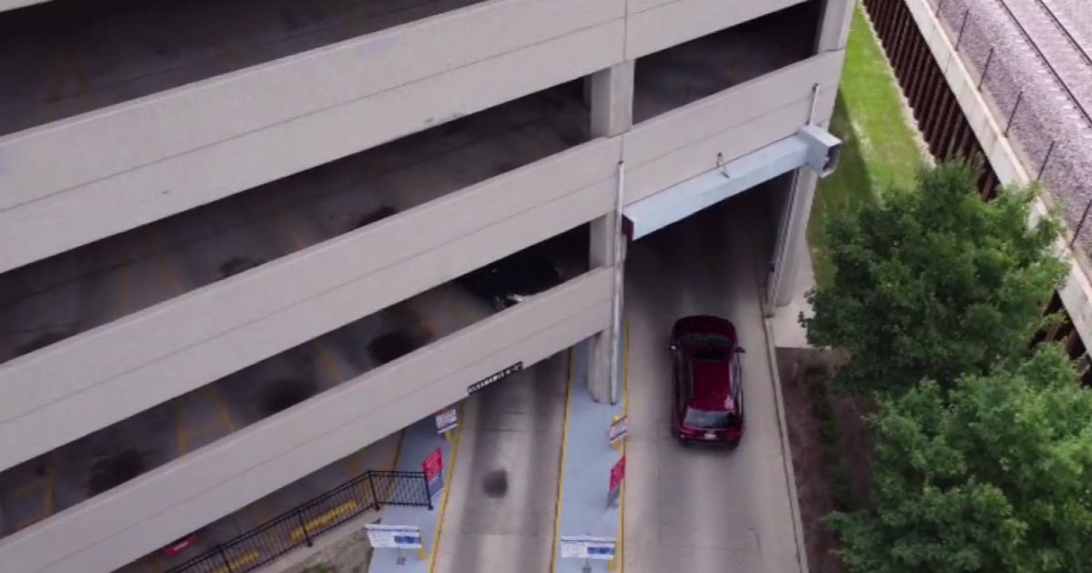 cbschicago's tweet photo. State investigates privacy concerns at Chicago movie theater parking garage https://t.co/YMvzyjBaOt https://t.co/nMYKtVz8JA
