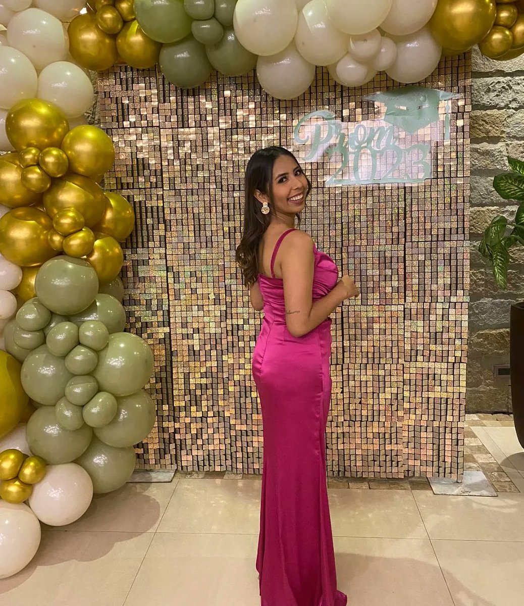 karenparrales97's tweet image. Post para recordar que esa noche fuí la Barbie dentista 🎀💝🌸✨️🥂 #egresada #prom2023
