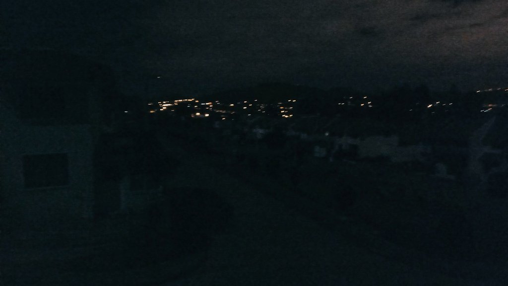Srs <a href="/ETAPAOficial/">ETAPA EP</a> y <a href="/centrosurec/">Centrosur</a> estamos sin servicios de Agua y Luz en la Urb. Laguna del Sol en El Valle, cortes sin avisos y nadie da soluciones, las mismas excusas de muchos años: "están chequeando en el sector" o "no tenemos reportes" ya basta!!! <a href="/tomebamba/">La Voz del Tomebamba</a> <a href="/complicefm/">Cómplice FM</a>