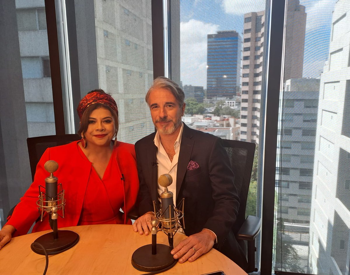ClaraBrugadaM's tweet photo. No te pierdas mi entrevista esta noche con @juanbaaq en #FórmulaNoticias. Hablamos sobre los ejes de nuestro gobierno que han probado su éxito y que pueden ser replicados en la #CiudadDeMéxico.
https://t.co/0RNcqvPcfW https://t.co/UWHWraNlJL