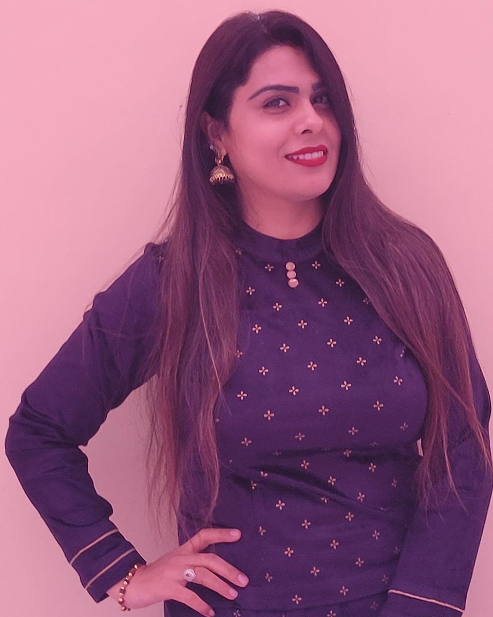 BajajGehna's tweet photo. #earings #traditional #birthtown #momshome #rohtak #indianwear #fullsleeve #winteroutfit #smile #jhumkas https://t.co/lBhBqPbCty