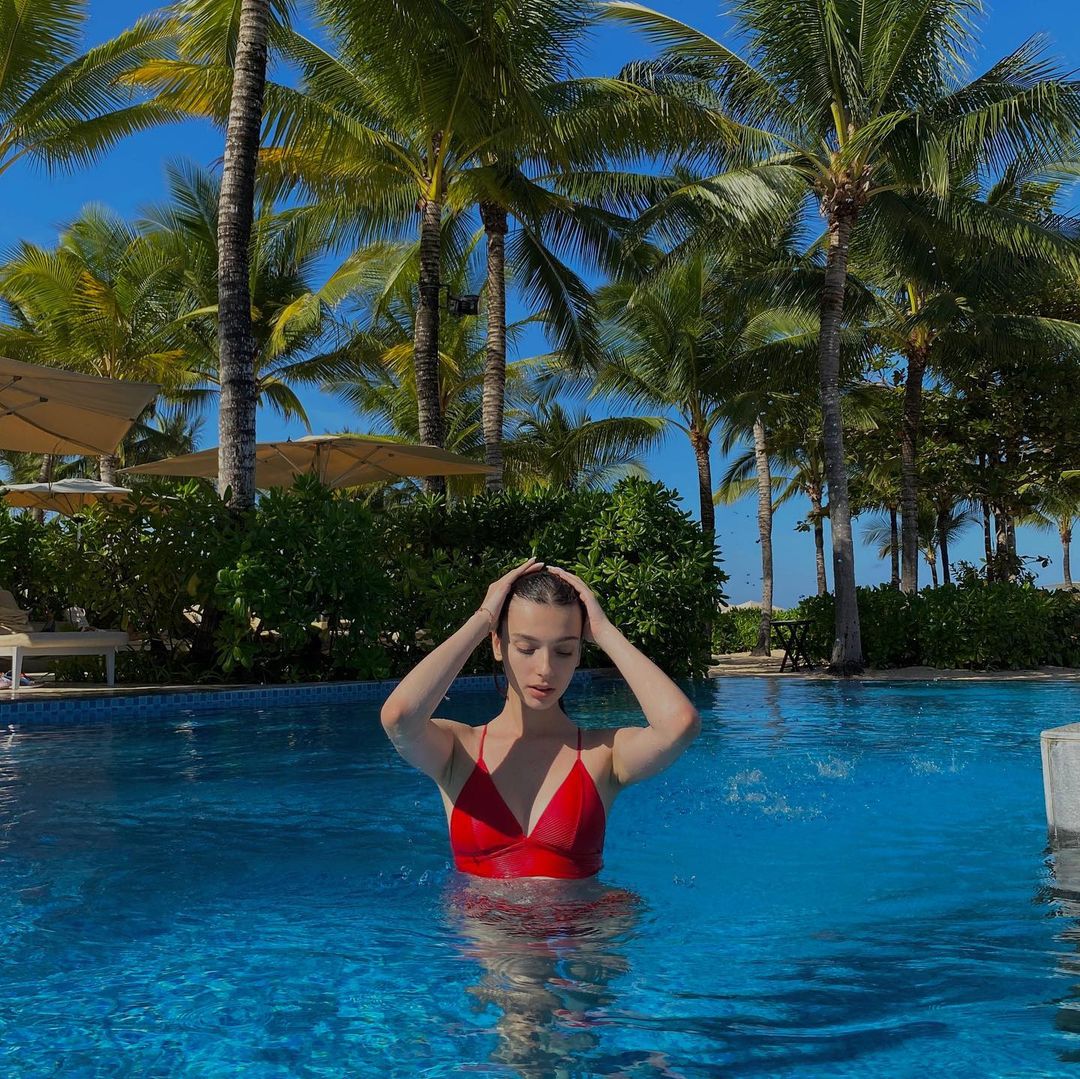 themuliabali's tweet photo. Live your best life in paradise๐ดโ๏ธStep into a world where paradise and style merge to create the perfect #EscapetoMulia
Credit: @awwwary https://t.co/asaRC4pJWd