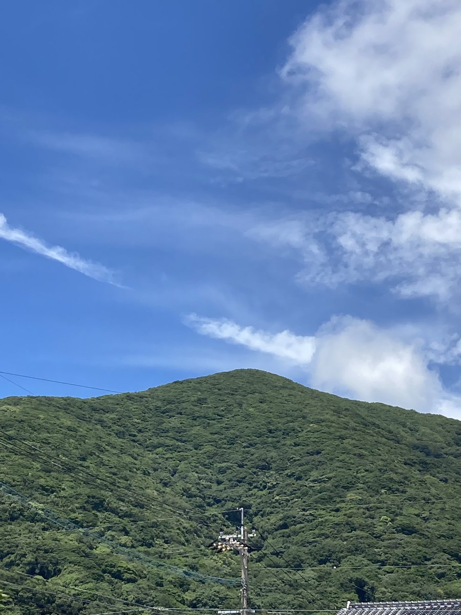 ReLife_B's tweet photo. 皆さま、こんにちは☀️
今日も暑いですね！
昨日から風も強いので雲の流れが早いです！

さ��！！
午後からもりらいふ一同頑張ります！

皆さまもお体に気をつけてお過ごしください(๑>◡<๑)

#りらいふ
#安部山 https://t.co/9mIwz3tnmn