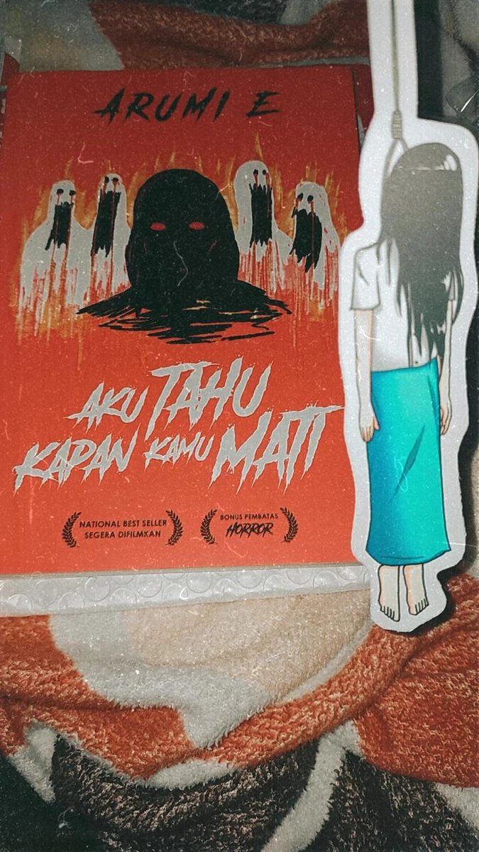 silverkuinnn's tweet photo. Judul : Aku Tahu Kapan Kamu Mati Penulis : Arumi E
Penerbit : Loveable 
Tanggal terbit : September - 2018
Jumlah Halaman : 324
Kategori : Horor https://t.co/gJOEEyPCSh