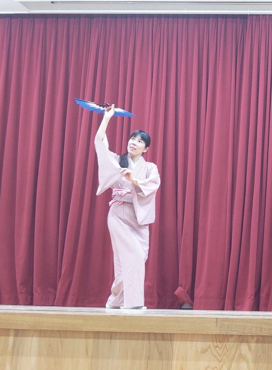 GeishaOpera's tweet photo. The dance okeiko in Japan. The teacher is Aiko Kusuhara Sensei of the Hanayagi-Ryu. It has been a wonderful experience and I learned a lot. Tendou Shiho Sensei, the Tendou-Ryu who is giving me lessons in LA, is also a marvelous artist. Thank you very much for your supports✨🥰✨ https://t.co/ffiltOujPb