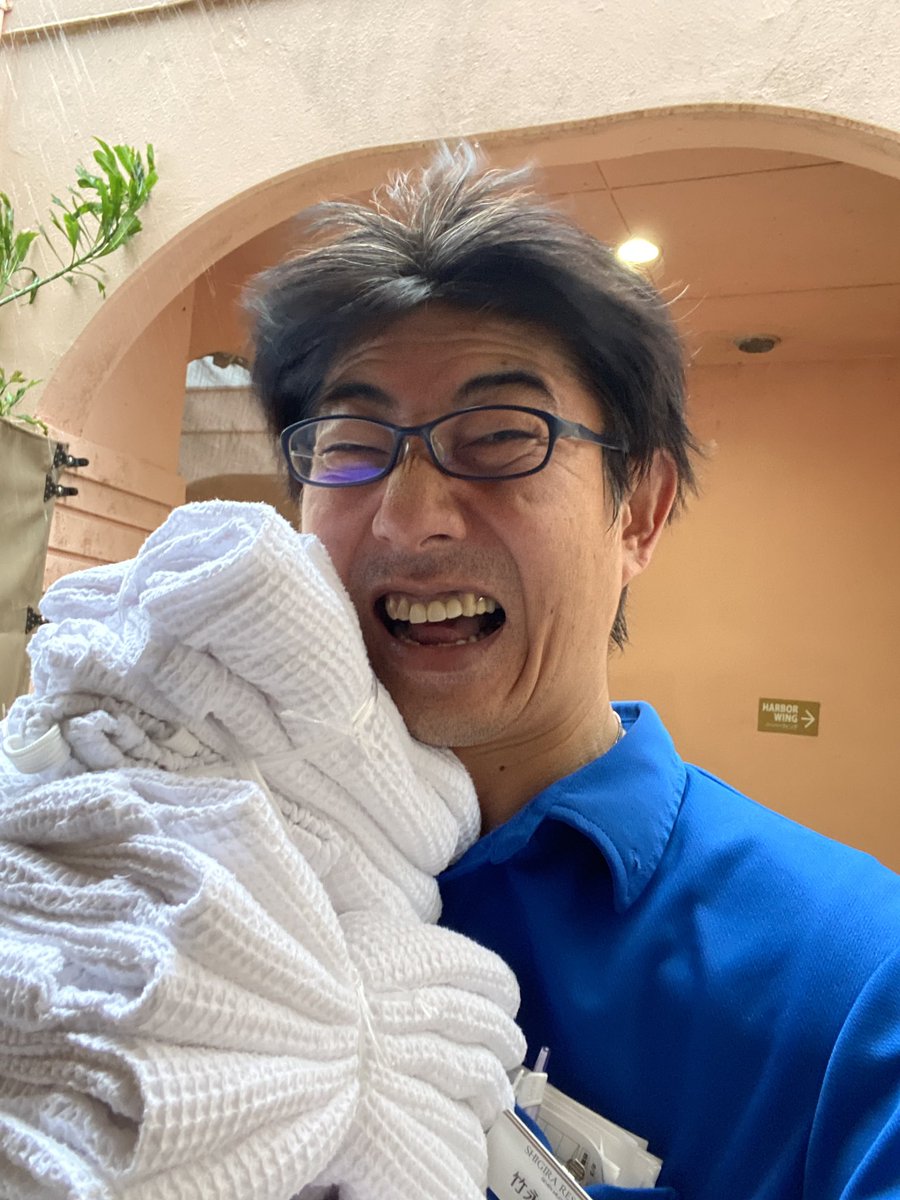 【忘れた頃にやってくる台風中継おじさん】
台風真っ只中でも、お客様にパジャマを届けております😆😆