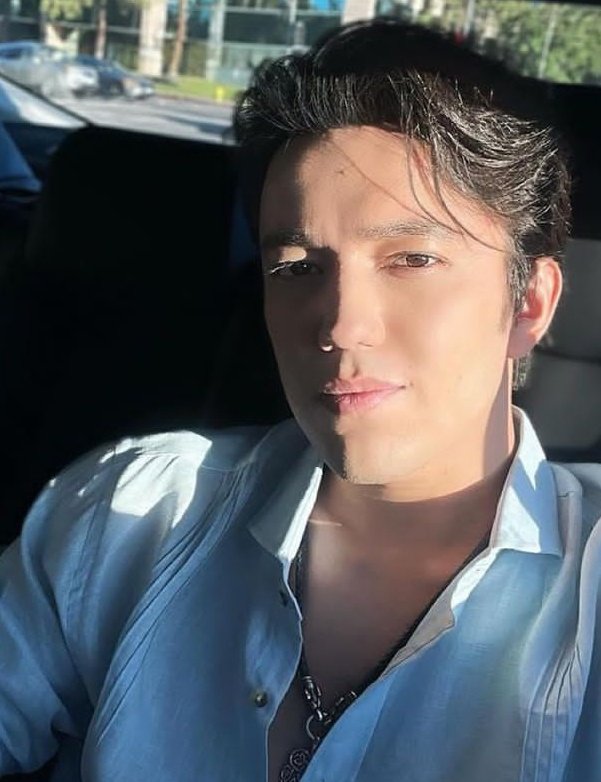 Adelma30513806's tweet photo. 💕 #DimashQudaibergen'voice is fascinating, and he is amazing in any range and style!! #Omir #TogetherByDimash #Weekend #ElAmorEnTí #TheStoryOfOneSky @dimash_official 🪷🪷 https://t.co/HCK2lxOt4k
