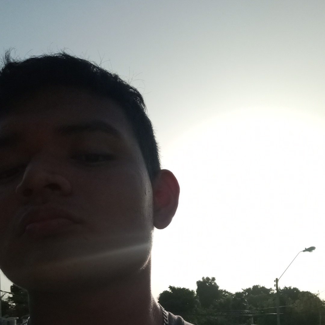 Alen14549506's tweet photo. #NuevaFotoDePerfil https://t.co/Is8xAAxxqW