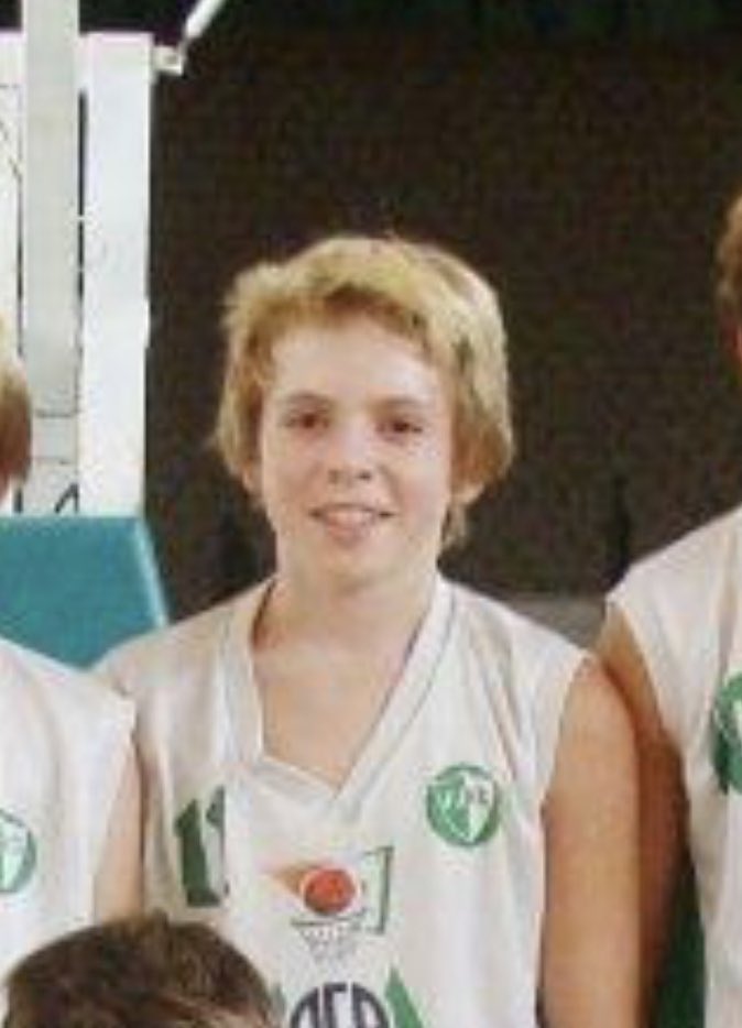 jurcbasquet's tweet photo. Hoy toca Facu Robledo
🏀Escolta 
➡️2000
Desde la cuna 💚🤍

Vamos Facu 💪🏻 https://t.co/Oc43VuJK5k