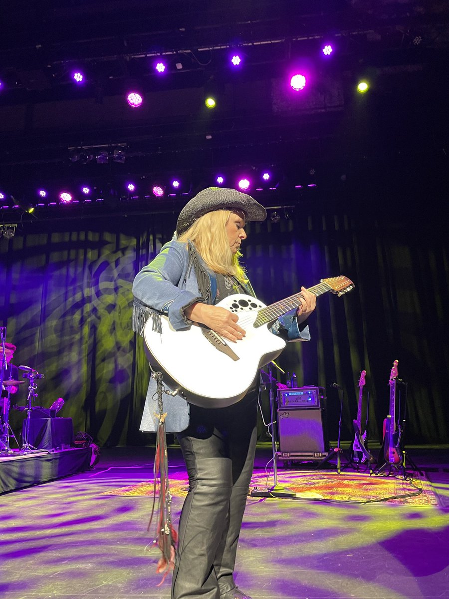 hpe2003's tweet image. Great show at the American Music Theatre! @metheridge