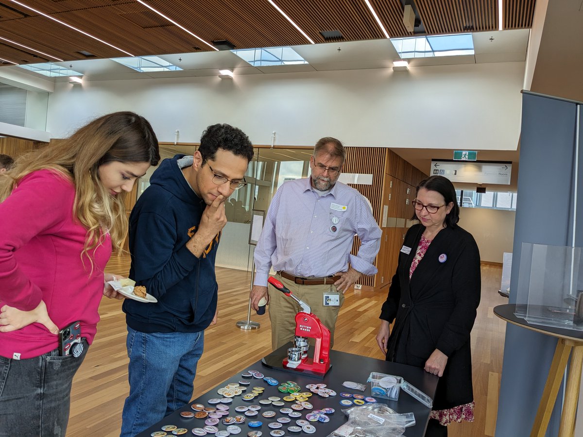 qutlibrary's tweet image. There were some great connections made with the #HDRs and their #LiaisonLibrarians as well as other #QUTLibrary staff.