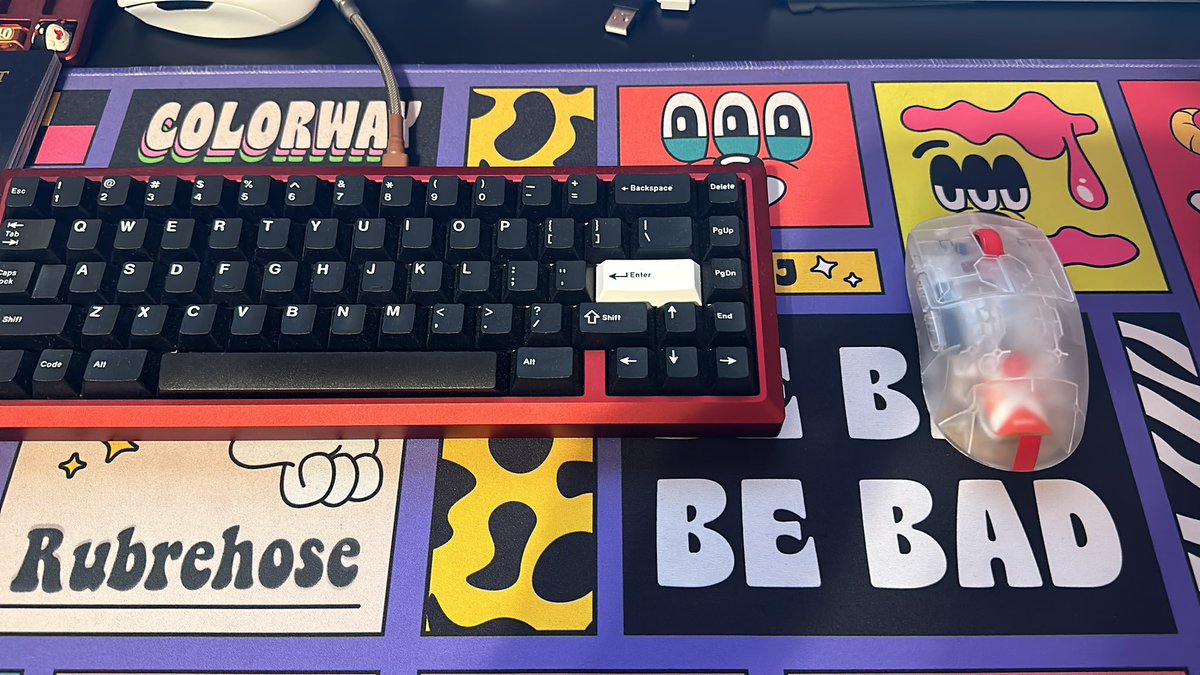 pathmic's tweet photo. New mouse who dis https://t.co/iKZr7RsuHW
