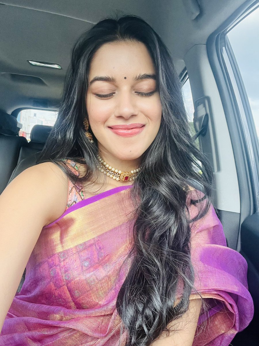 CuckDaddyy's tweet photo. నా కూతుర్ని మా బాస్ గారి గెస్ట్ హౌస్ కి తీసుకెళుతుంటే తాను చాలా సంతోషంగా సెల్ఫీస్ తీస్కొని పోస్ట్ చేస్తుంది చుడండి. 

ఆ రాజు నా కూతురు పొందిన సుఖం అంత ఇంత కాదు ఒక్క రాత్రిలోనే పూర్తిగా నాలుగు సార్లు కార్యం జరిగింది. https://t.co/wxdUDIyyVm