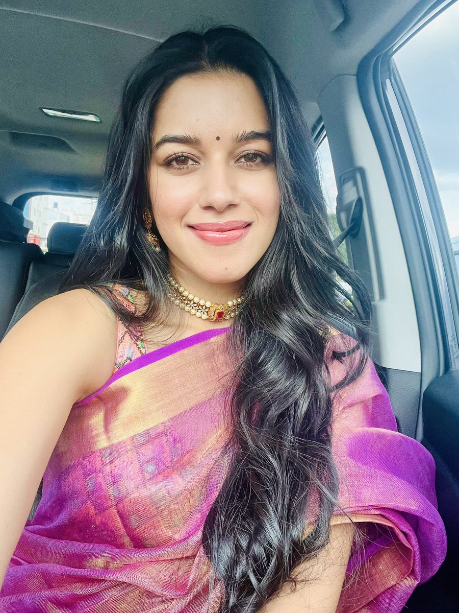 CuckDaddyy's tweet photo. నా కూతుర్ని మా బాస్ గారి గెస్ట్ హౌస్ కి తీసుకెళుతుంటే తాను చాలా సంతోషంగా సెల్ఫీస్ తీస్కొని పోస్ట్ చేస్తుంది చుడండి. 

ఆ రాజు నా కూతురు పొందిన సుఖం అంత ఇంత కాదు ఒక్క రాత్రిలోనే పూర్తిగా నాలుగు సార్లు కార్యం జరిగింది. https://t.co/wxdUDIyyVm